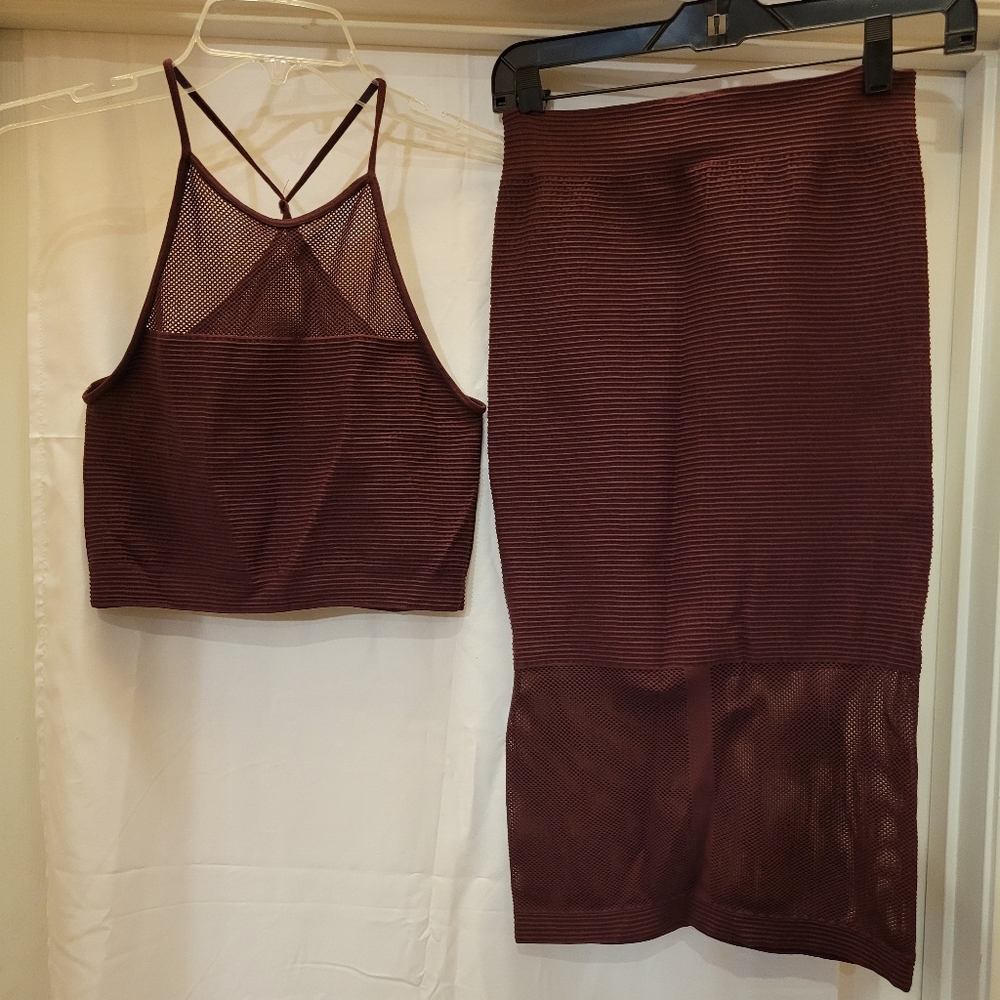 BCBGENERATION 2 piece skirt set, in rust